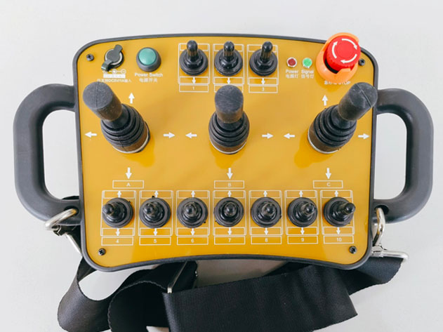 10撥桿3搖桿開(kāi)關(guān)量32路工業(yè)無(wú)線遙控器