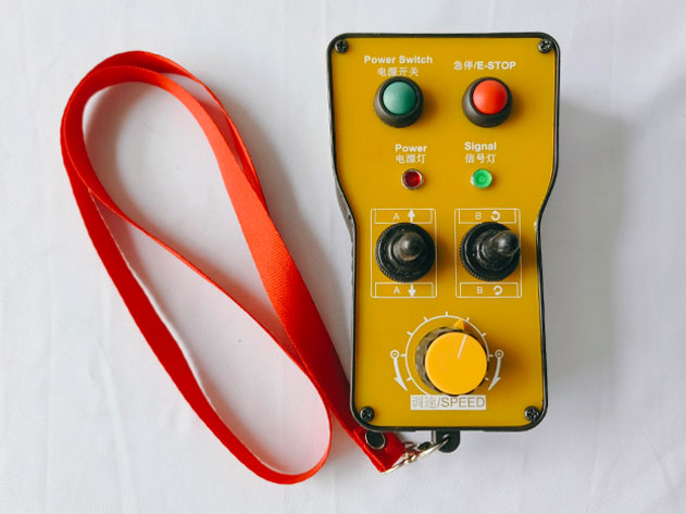 2個撥桿4開關(guān)量1模擬量工業(yè)遙控器